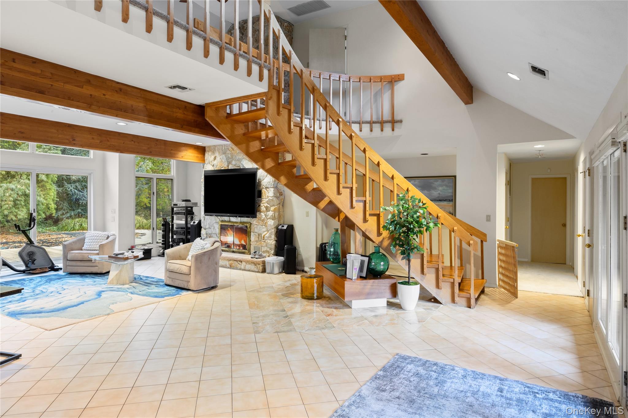 18 Golf Club Road, Saint James, NY 11780