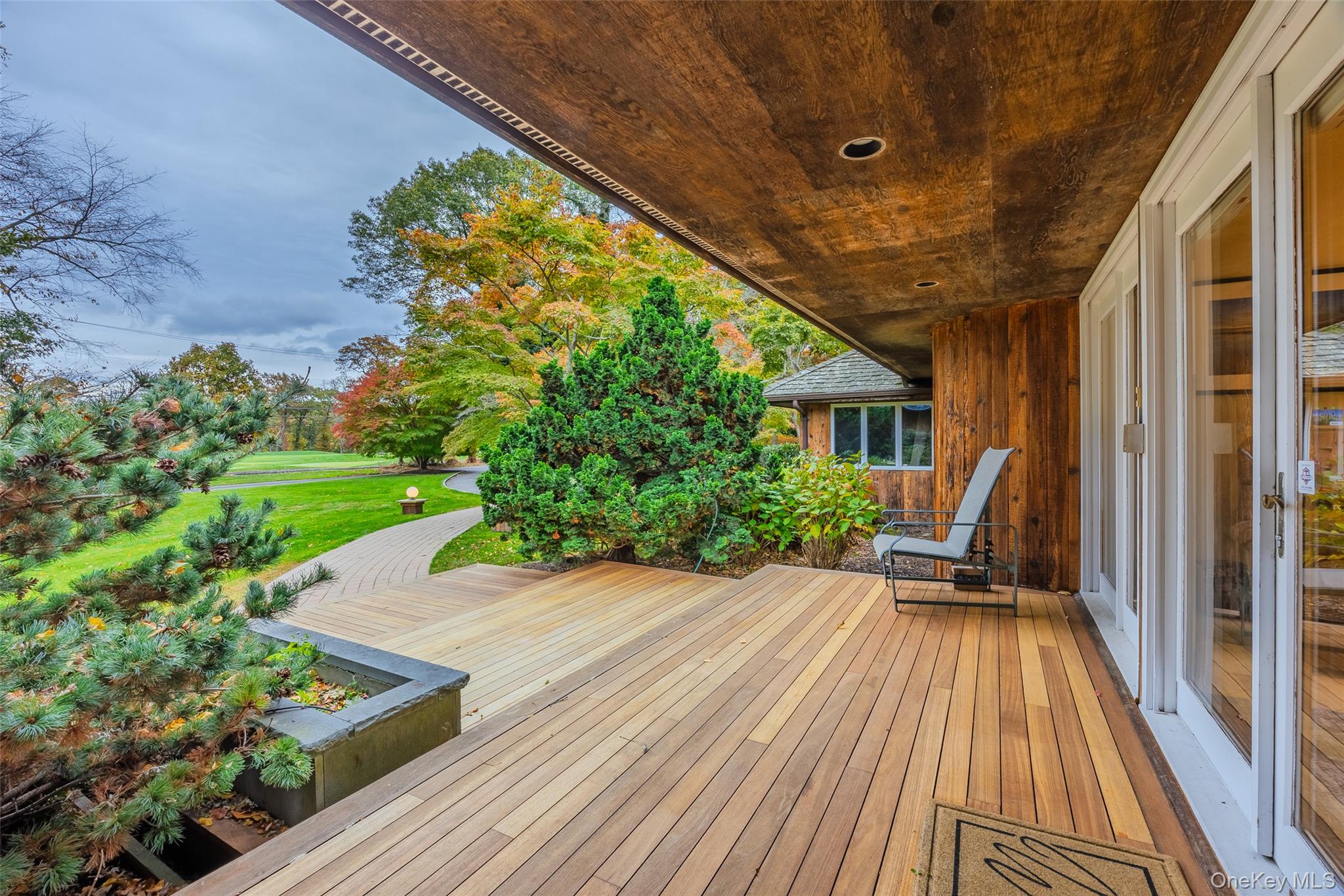 18 Golf Club Road, Saint James, NY 11780