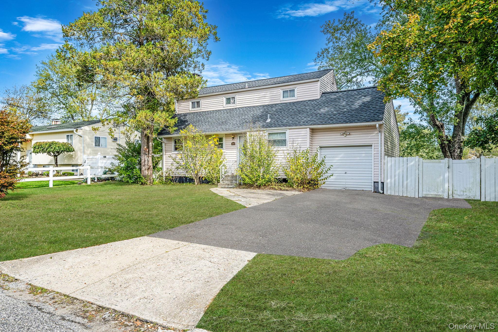 3109 Devon Avenue, Medford, NY 11763