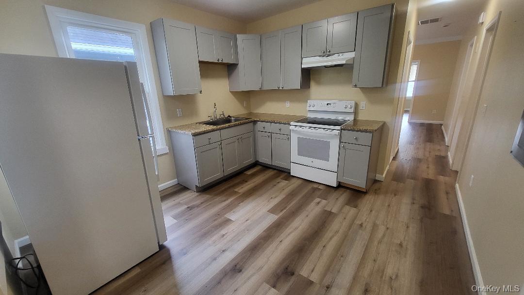 19 Hoffman Ave., Apt 2, Poughkeepsie, NY 12603