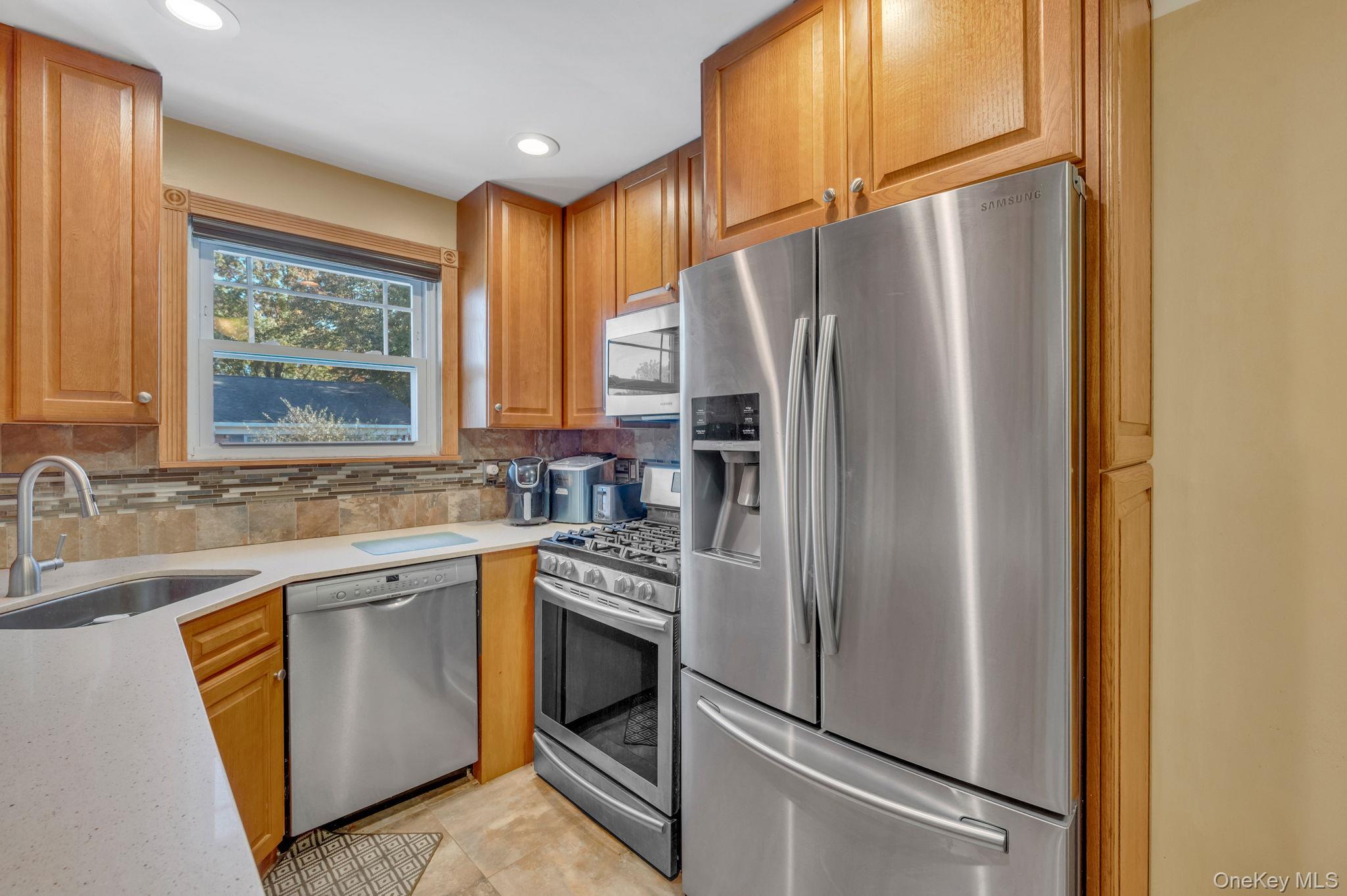 111 Fairharbor Drive # 111, Patchogue, NY 11772