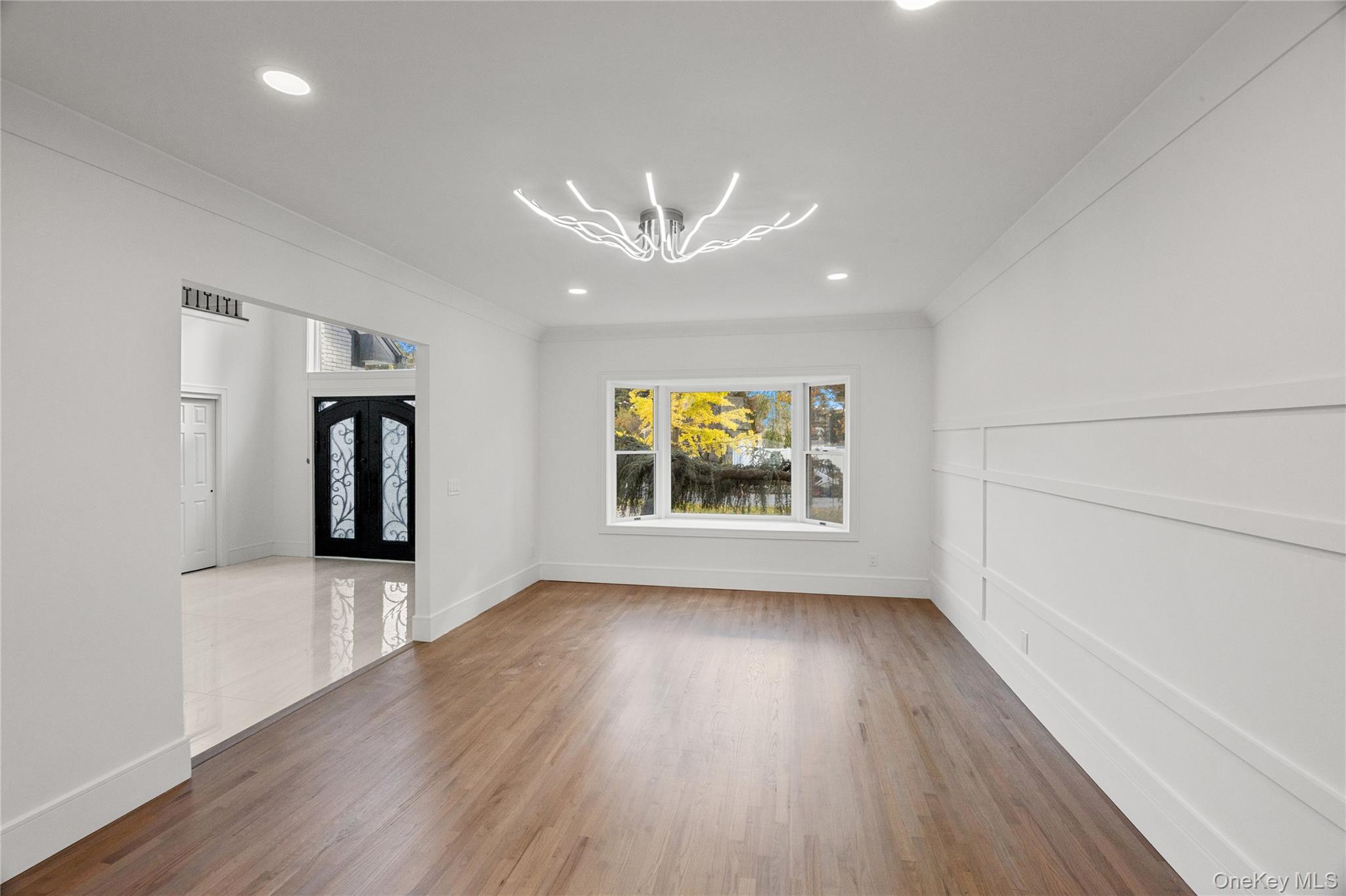 21 Pine Edge Place, Dix Hills, NY 11746