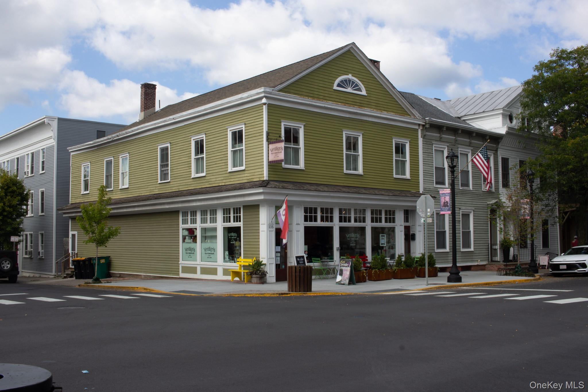 135 Warren Street # A, Hudson, NY 12534