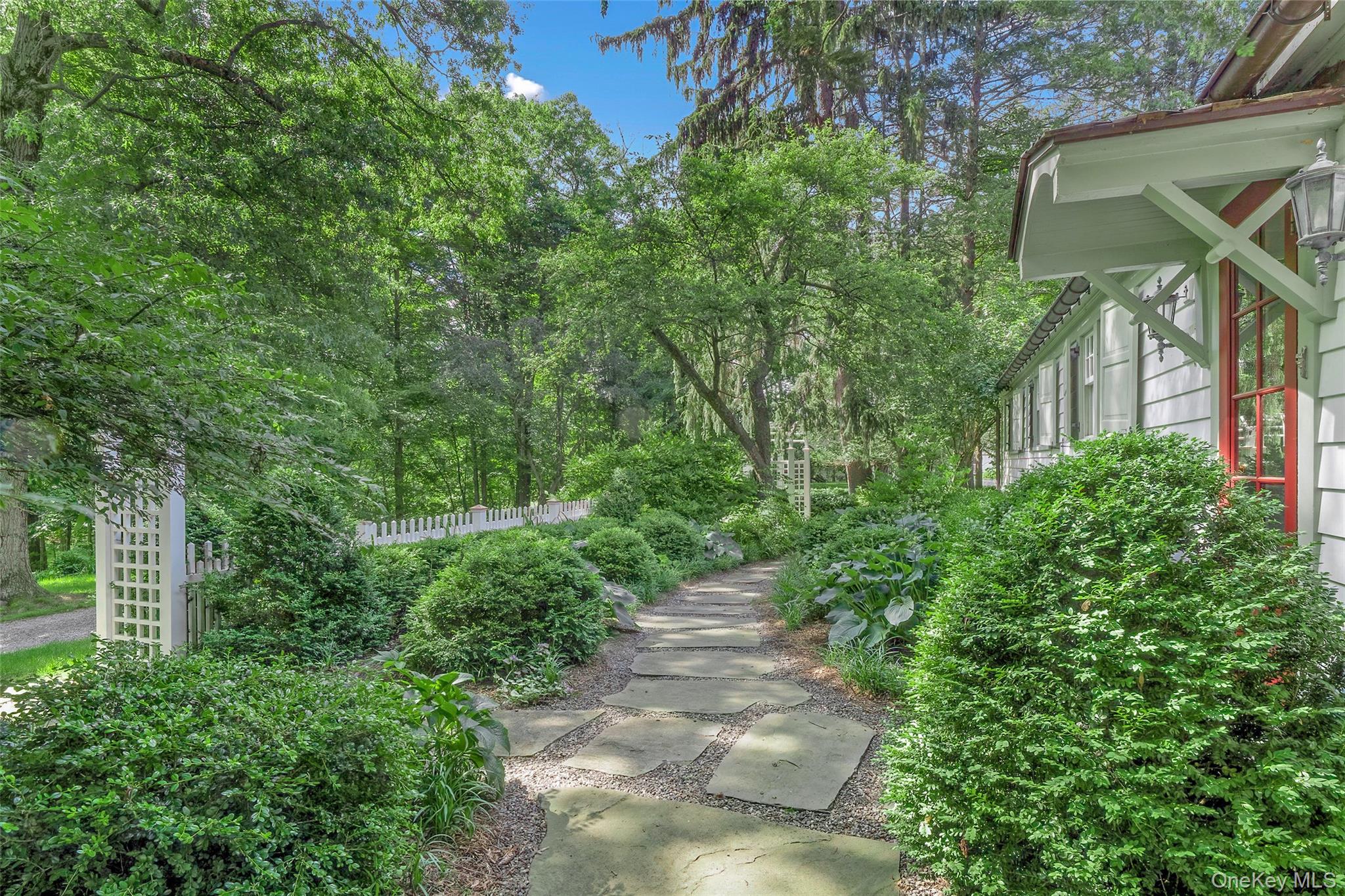 47 White Bridge Rd, Chatham, NY 12136