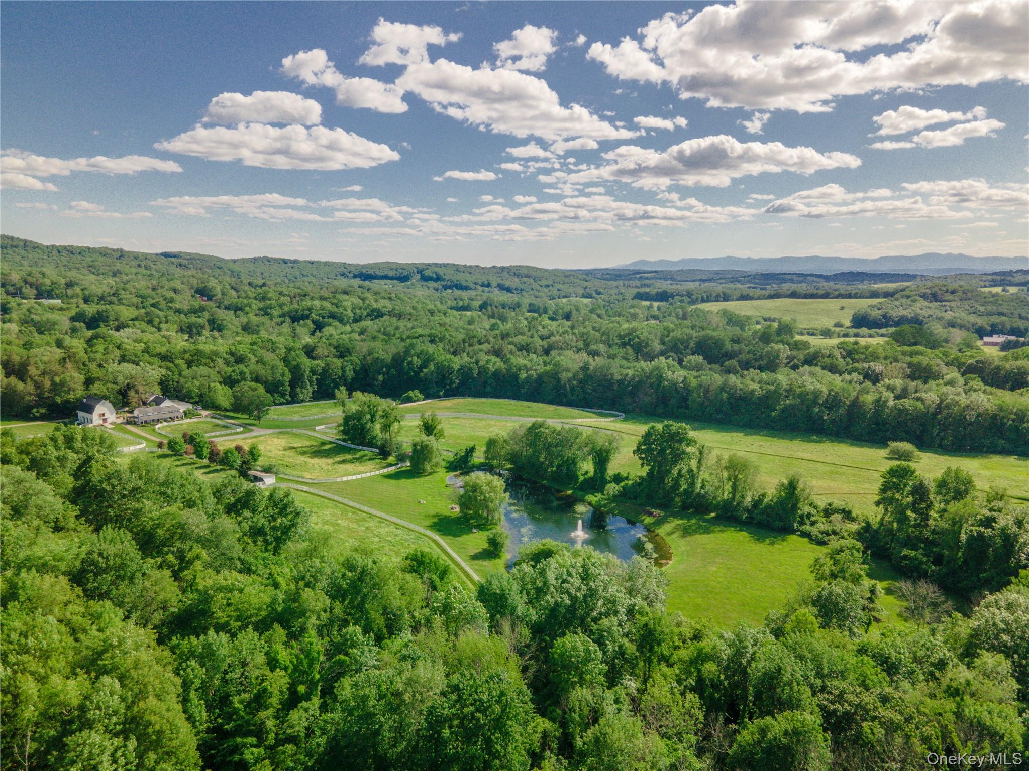 47 White Bridge Rd, Chatham, NY 12136