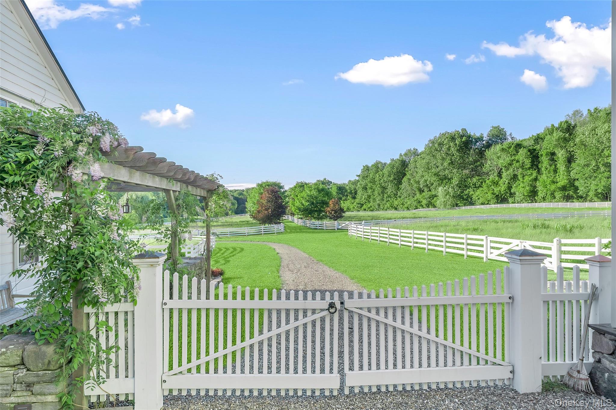 47 White Bridge Rd, Chatham, NY 12136