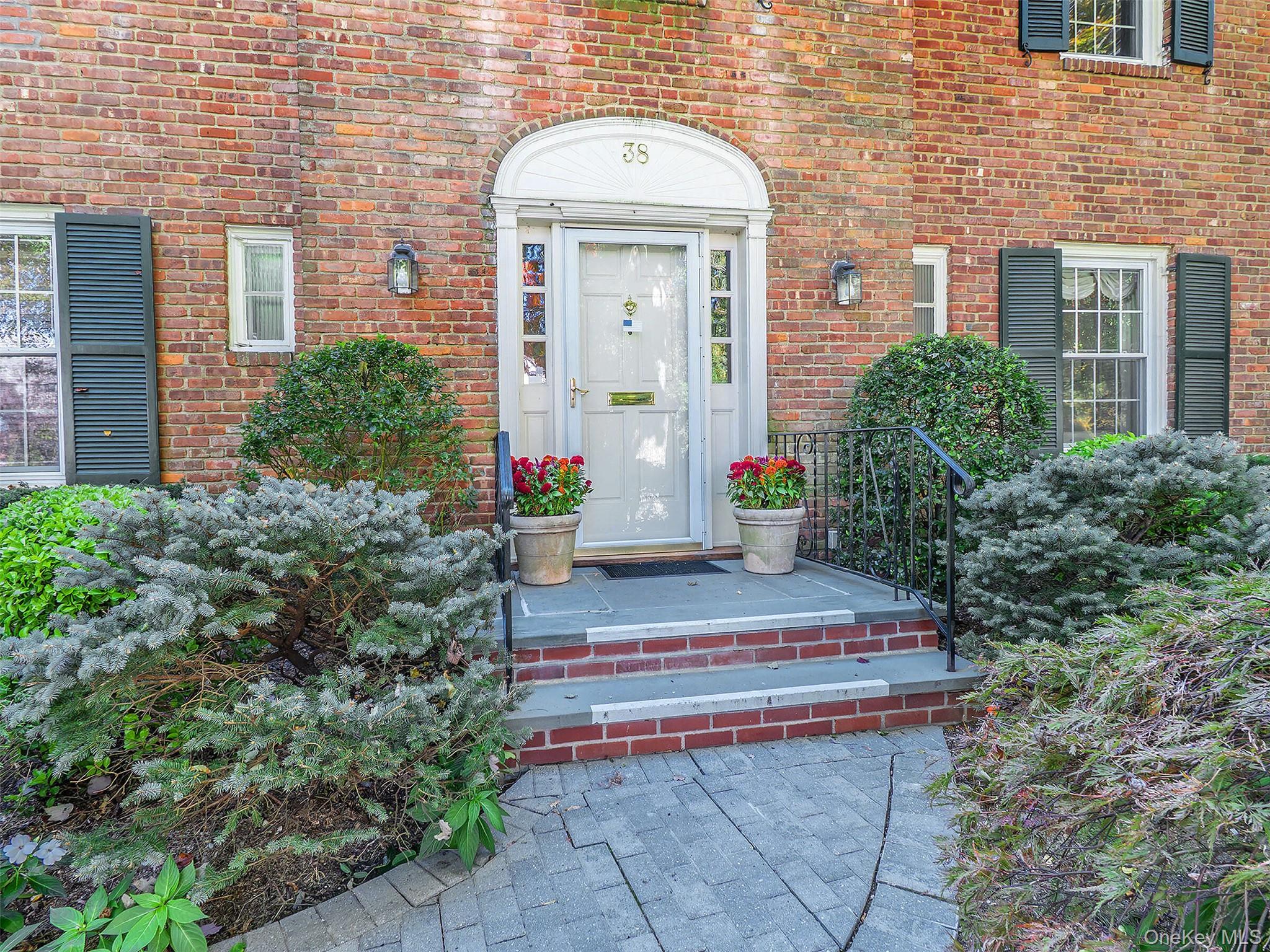 38 Wensley Drive, Great Neck, NY 11021