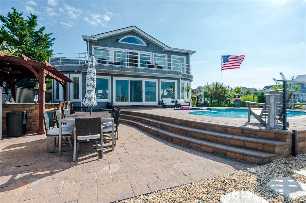 94 Heron Street, Long Beach, NY 11561
