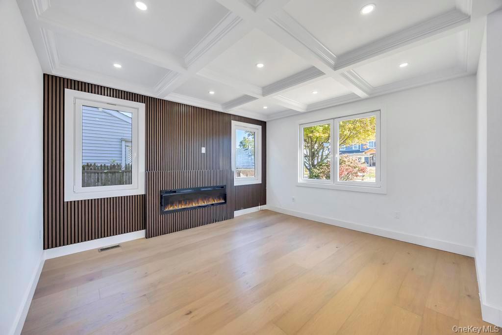 14 Bark Lane, Levittown, NY 11756