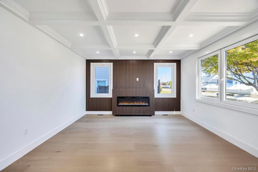 14 Bark Lane, Levittown, NY 11756