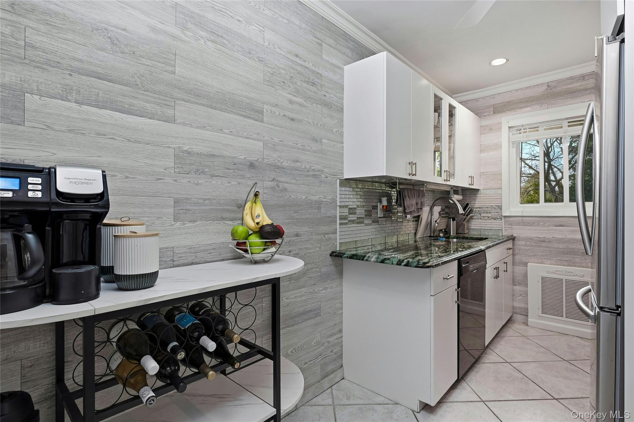 131 Edmunton Drive # G14, North Babylon, NY 11703