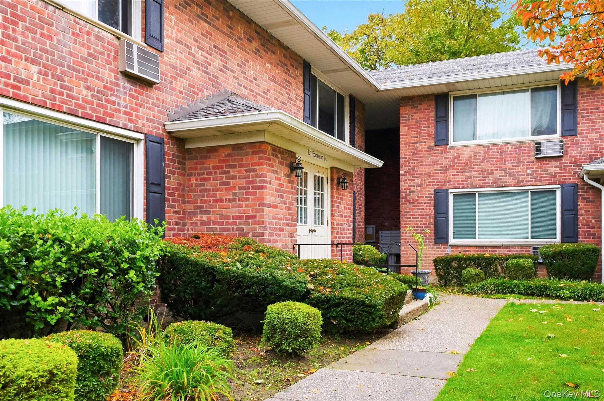 131 Edmunton Drive # G14, North Babylon, NY 11703