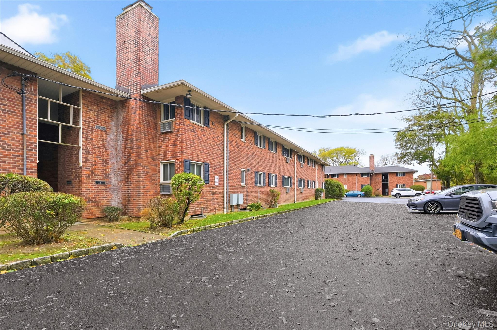 131 Edmunton Drive # G14, North Babylon, NY 11703