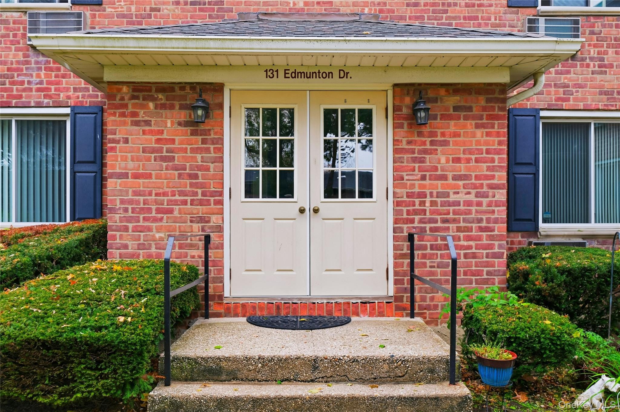 131 Edmunton Drive # G14, North Babylon, NY 11703