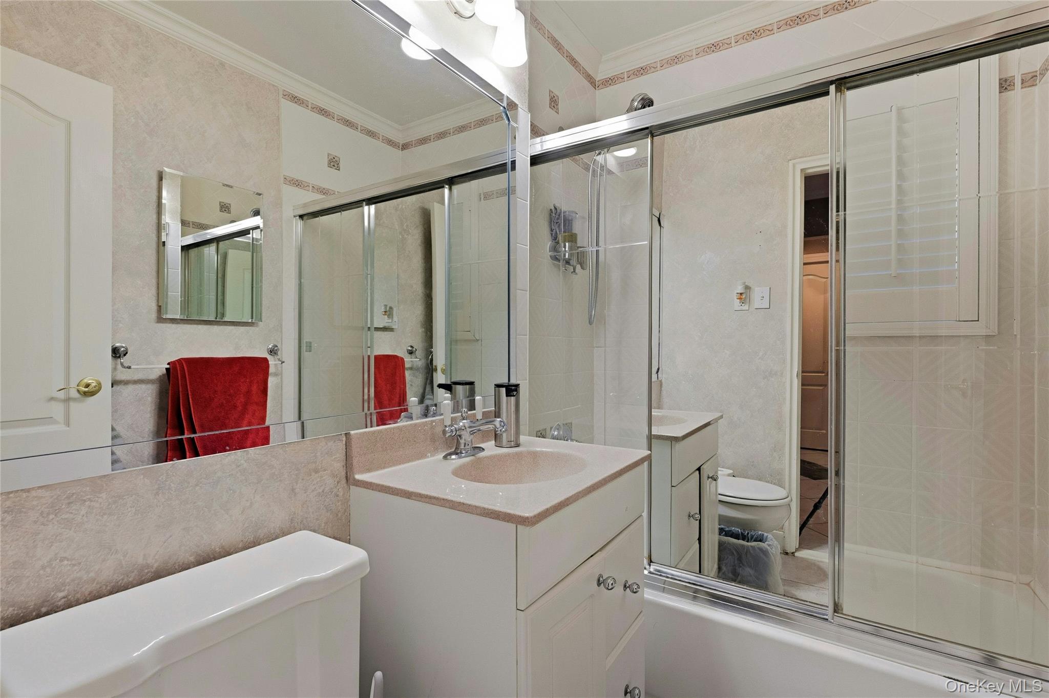 131 Edmunton Drive # G14, North Babylon, NY 11703