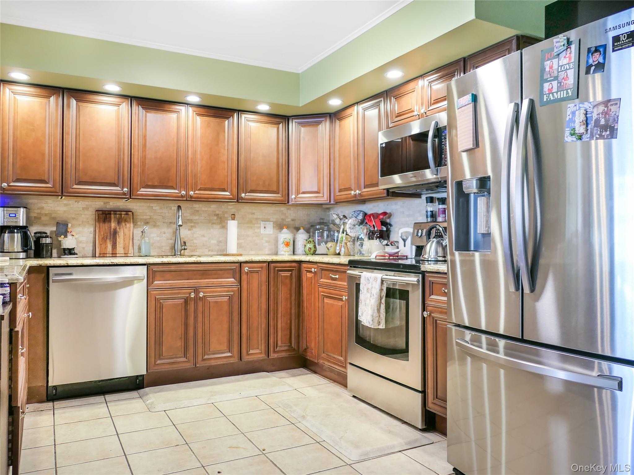 2809 Montauk Highway, Brookhaven, NY 11719