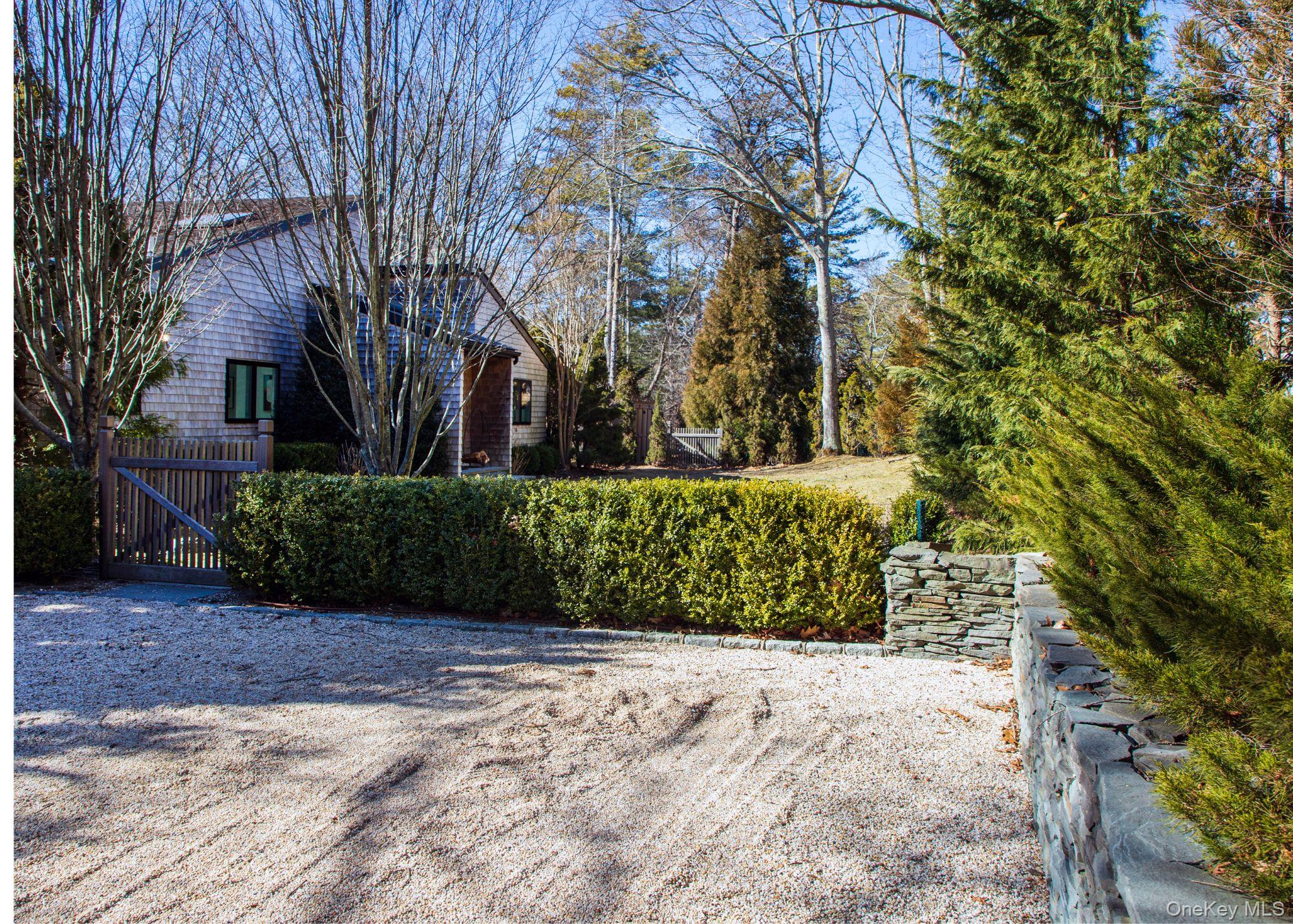 5 Southwood Lane, Quogue, NY 11959