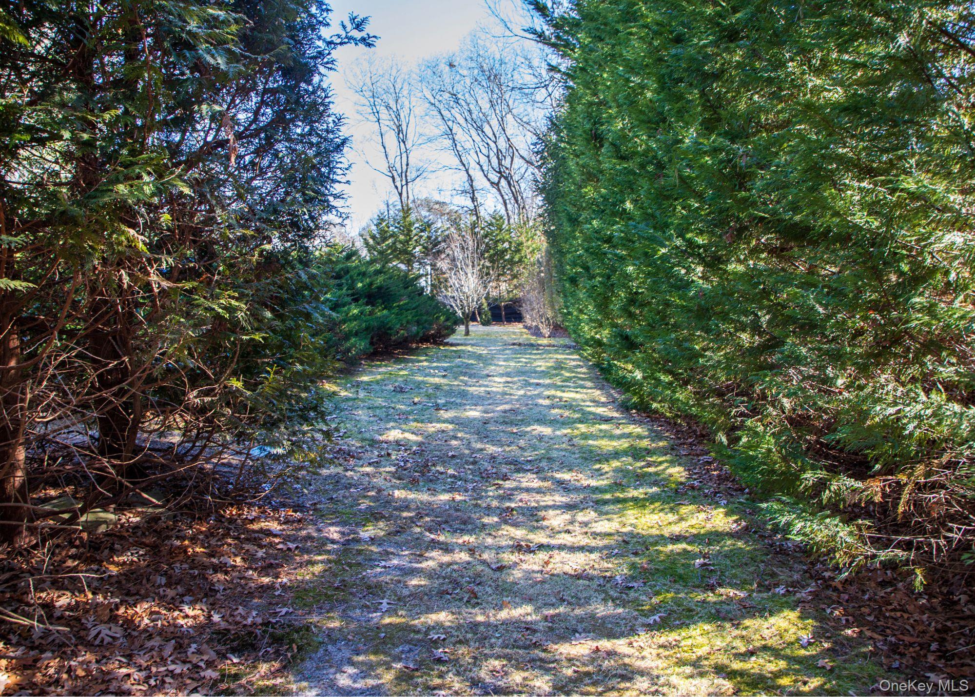 5 Southwood Lane, Quogue, NY 11959