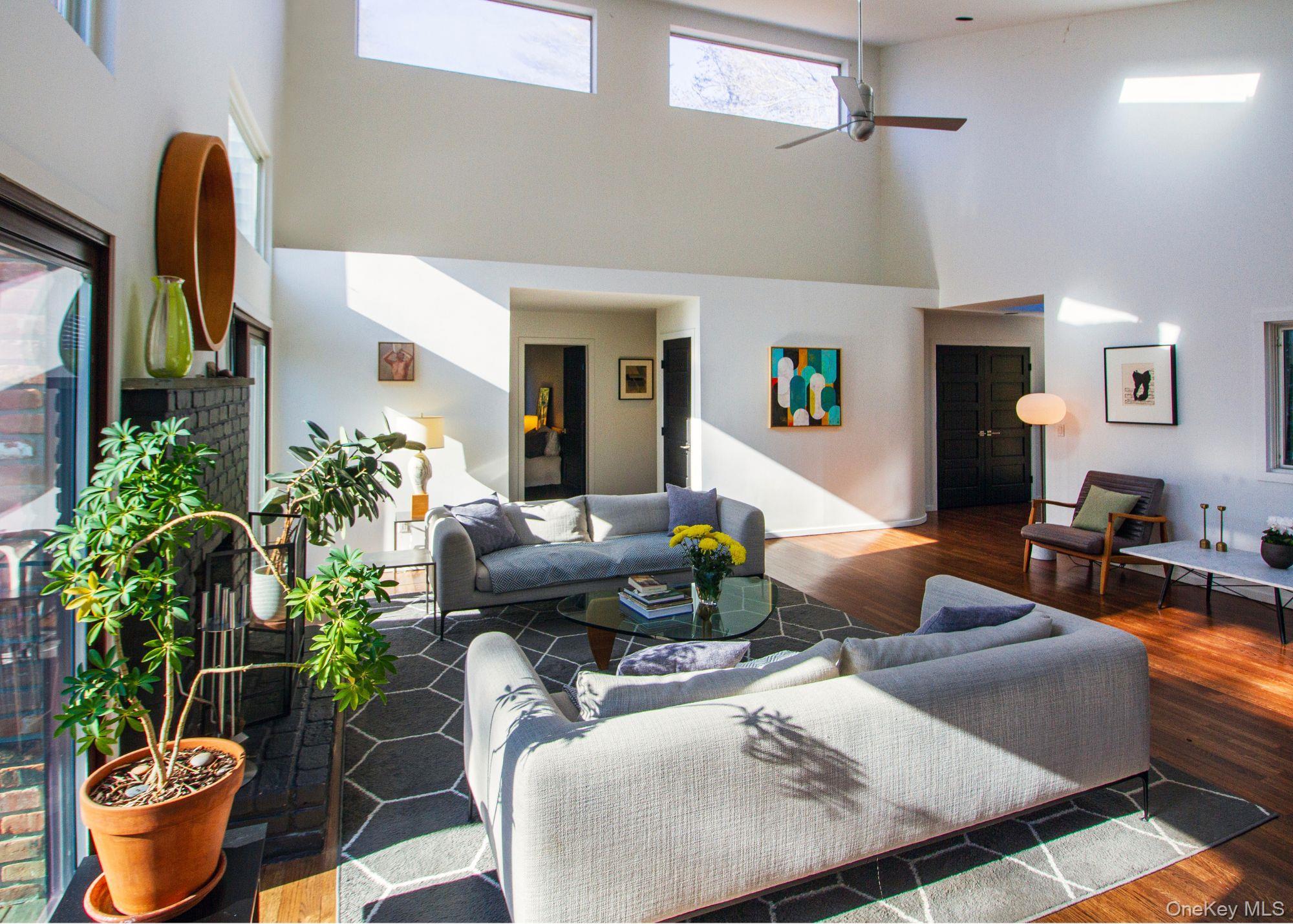 5 Southwood Lane, Quogue, NY 11959