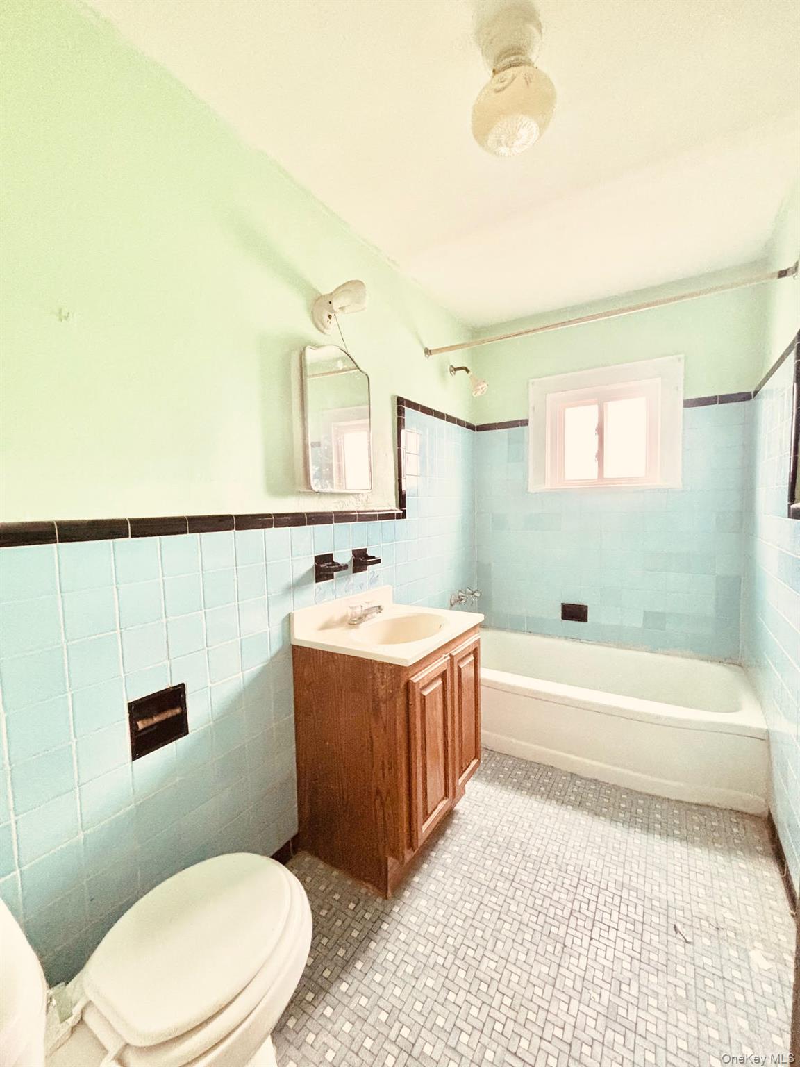 203 Wanser Avenue, Inwood, NY 11096