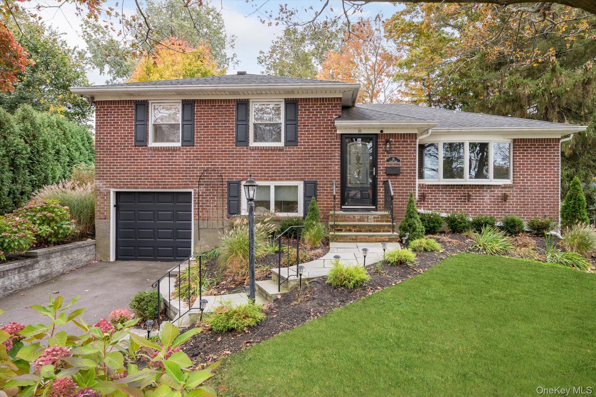 31 Louisa Court, Northport, NY 11768