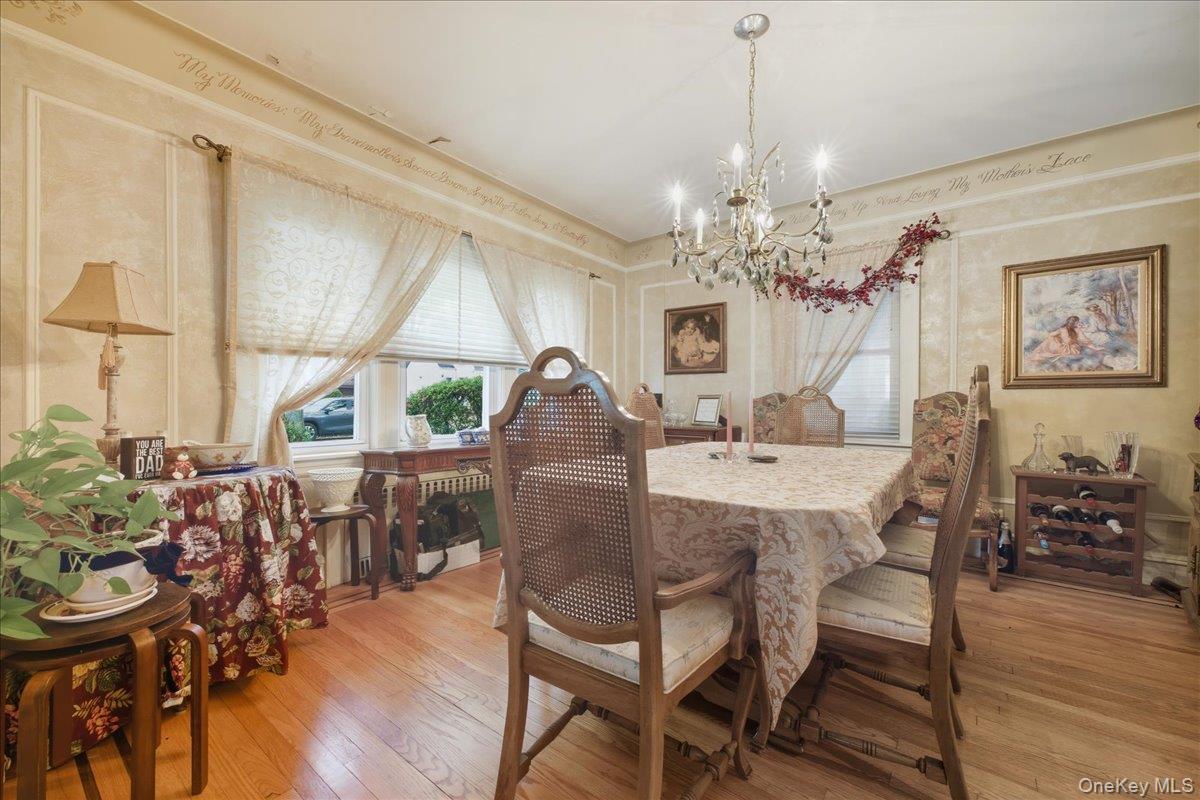 101 W Elder Avenue, Floral Park, NY 11001