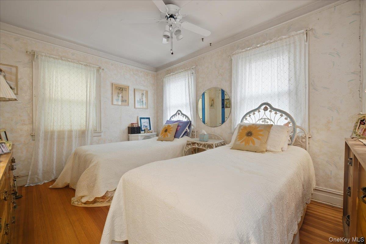 101 W Elder Avenue, Floral Park, NY 11001