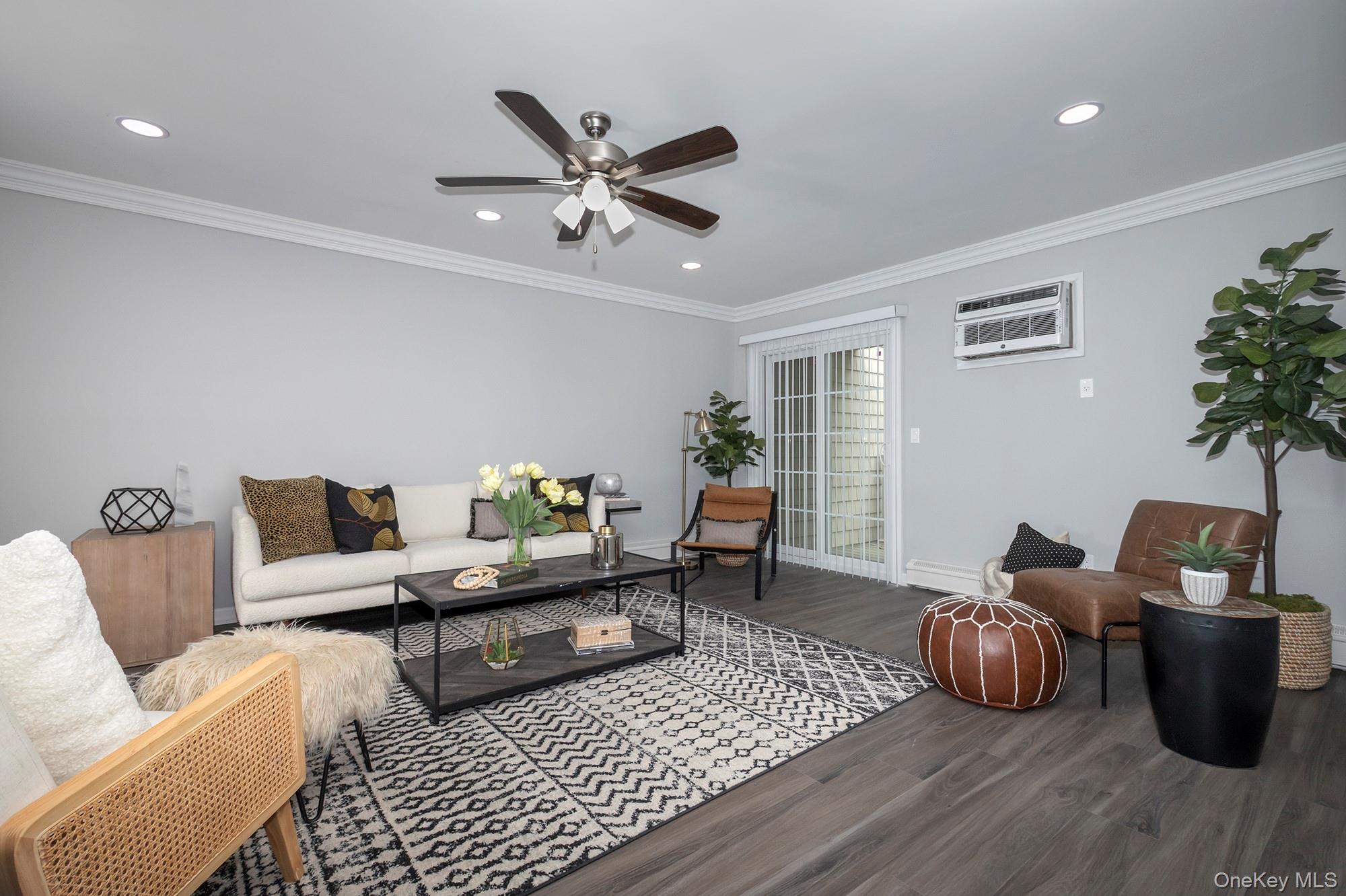 42 Cassa Loop # 42, Holtsville, NY 11742