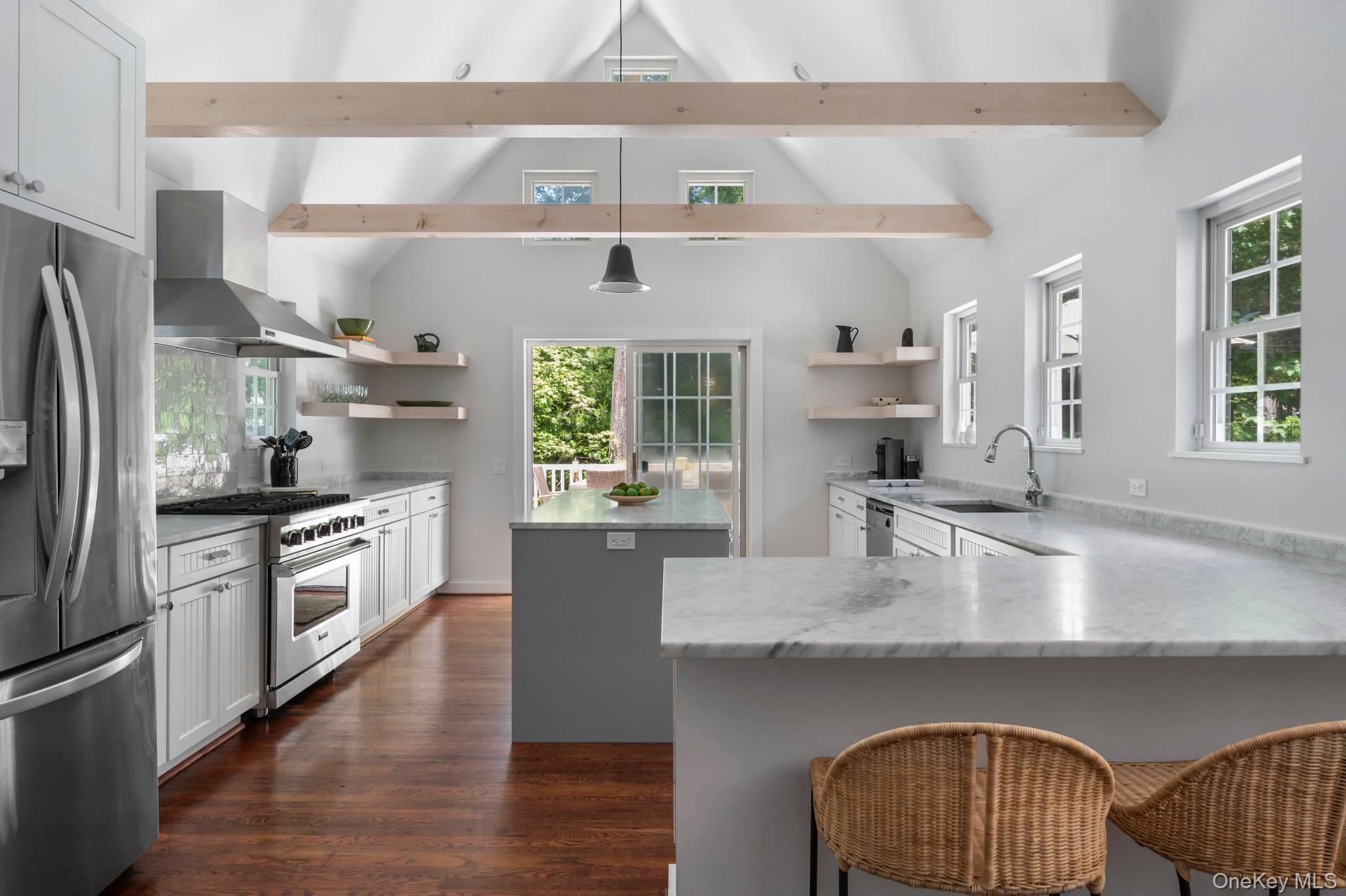 21 Birchwood Lane, Bridgehampton, NY 11932