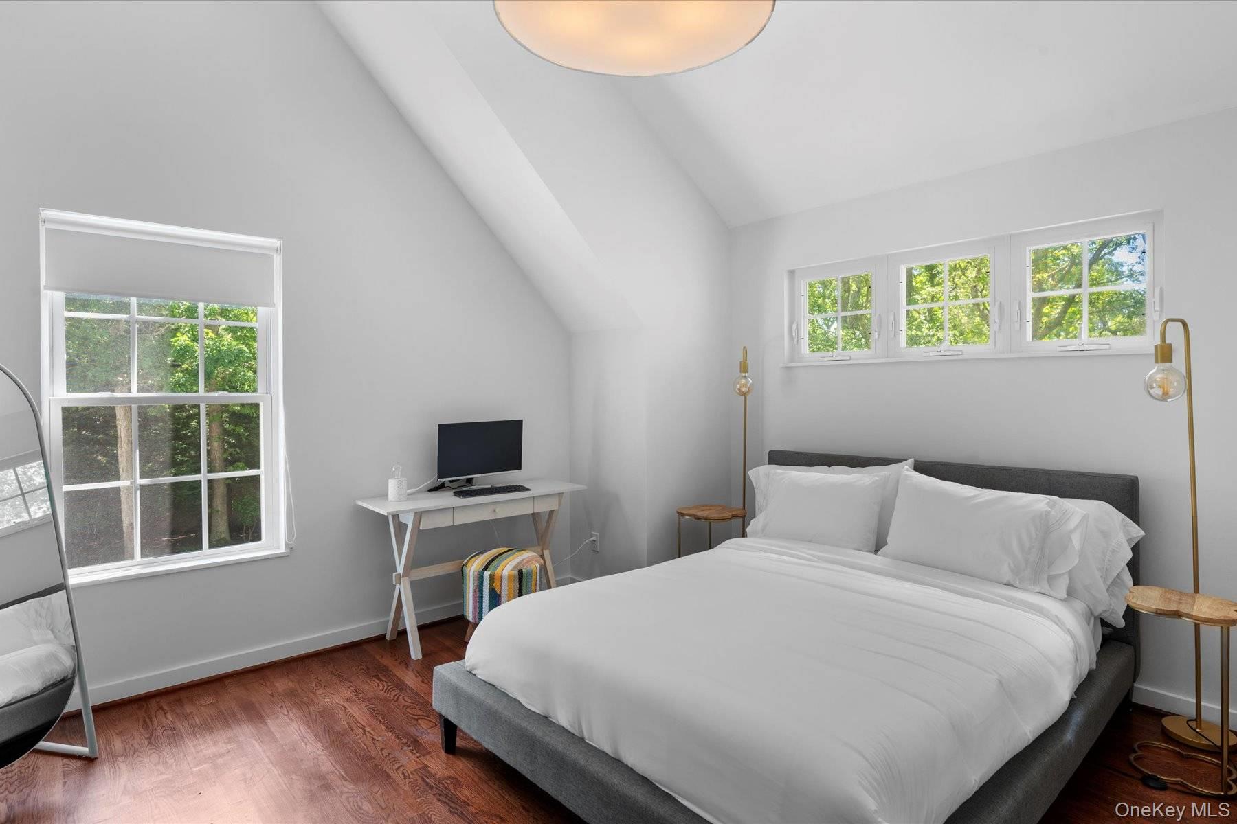 21 Birchwood Lane, Bridgehampton, NY 11932