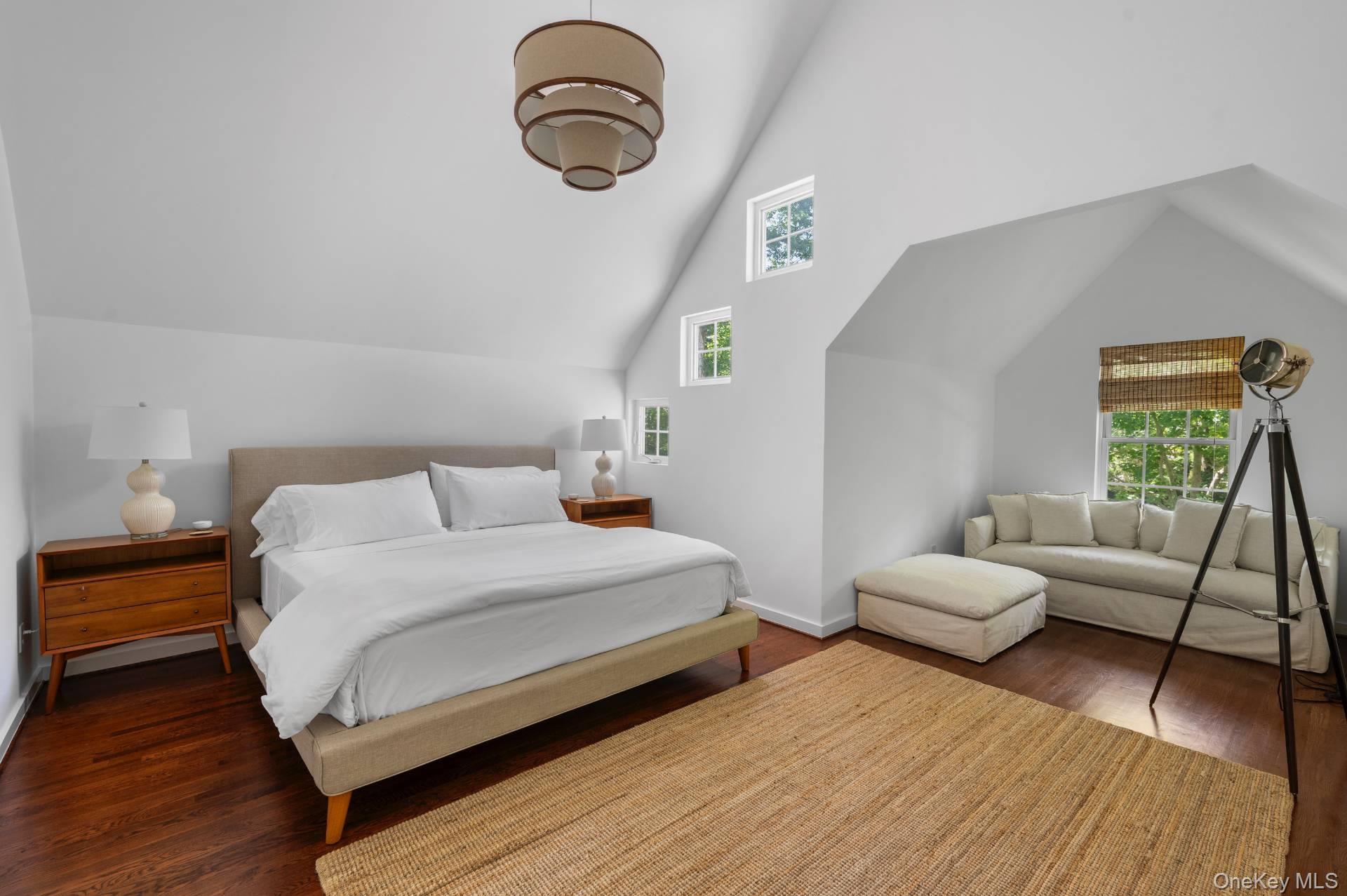 21 Birchwood Lane, Bridgehampton, NY 11932