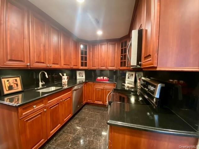 180 Adams Way # 180, Sayville, NY 11782