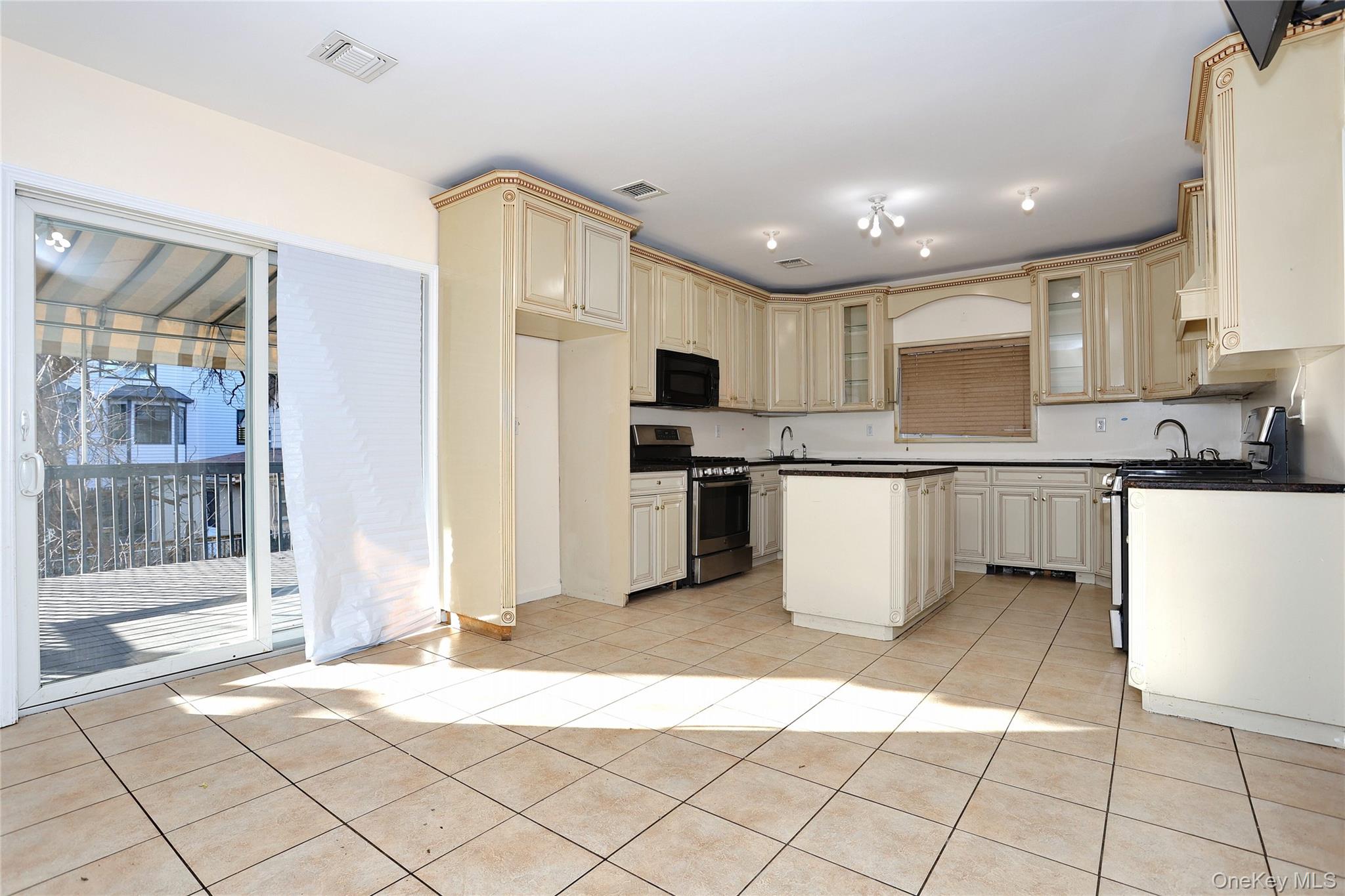 11 Laura Place # 2, Spring Valley, NY 10977