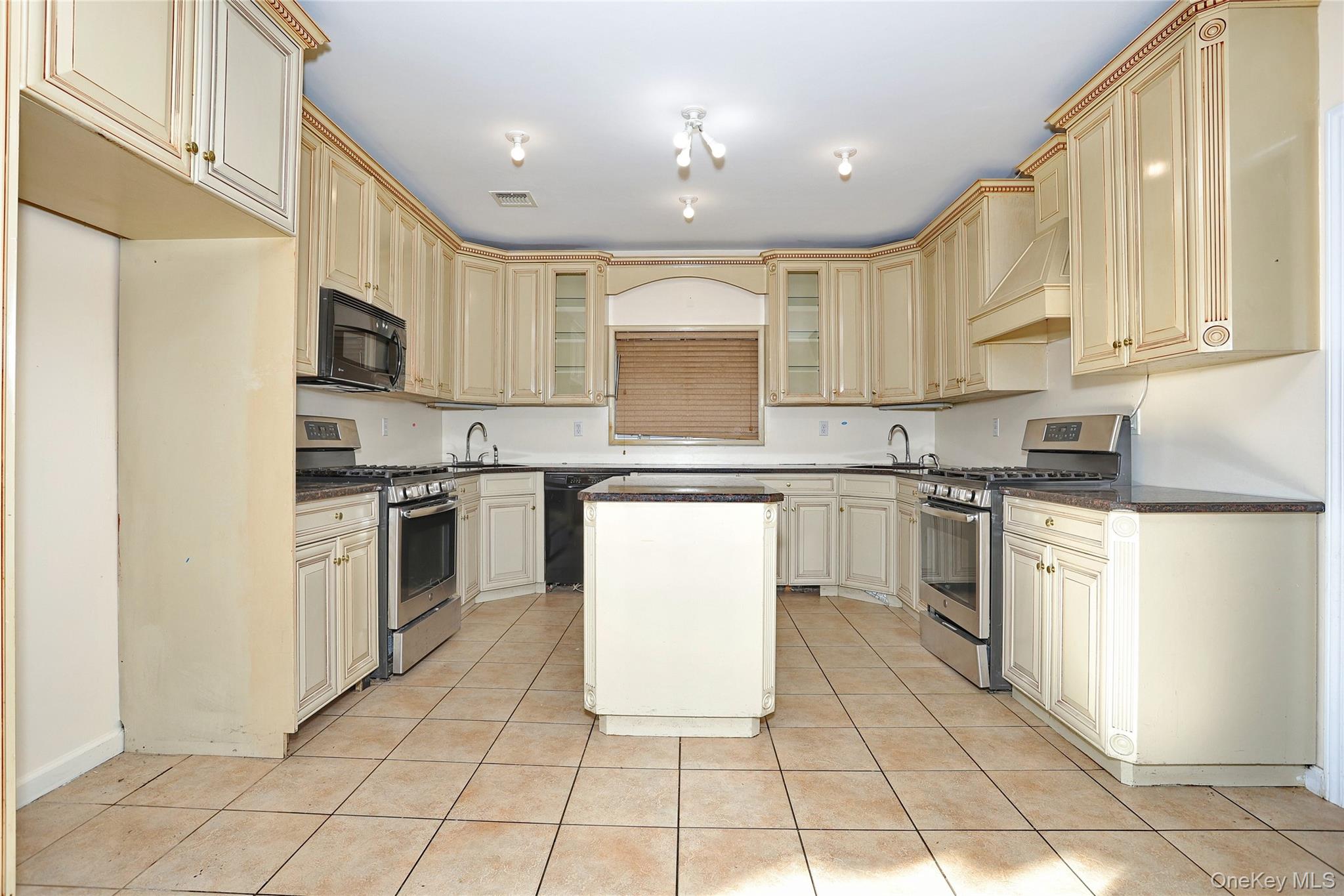 11 Laura Place # 2, Spring Valley, NY 10977