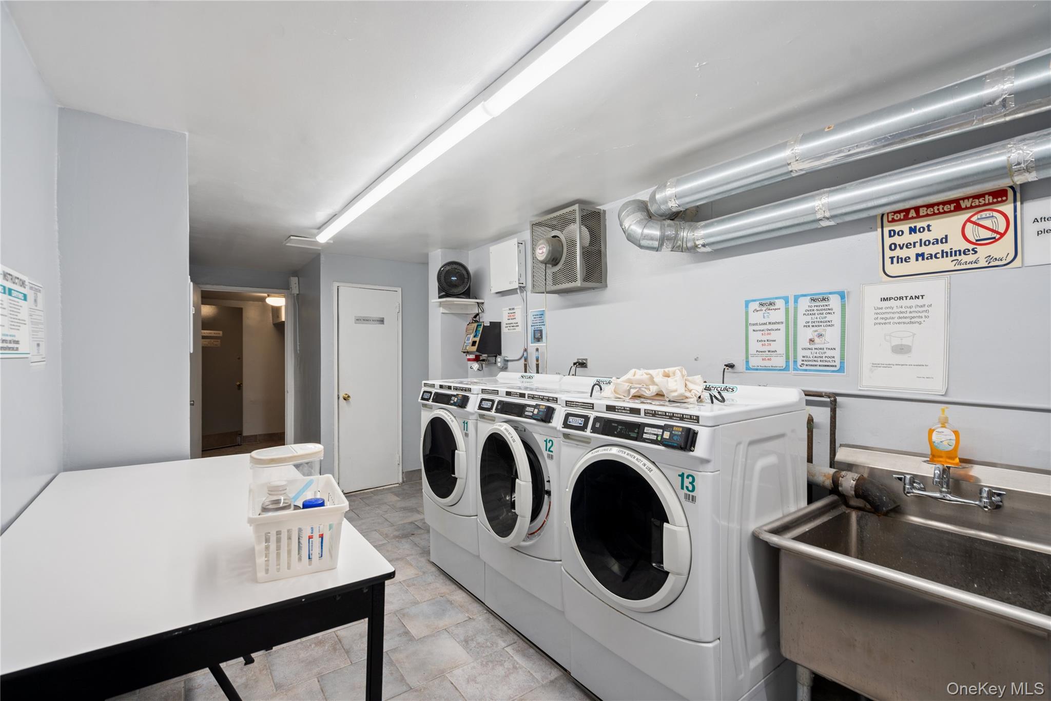 241-20 Northern Boulevard # # 5-B, Douglaston, NY 11362