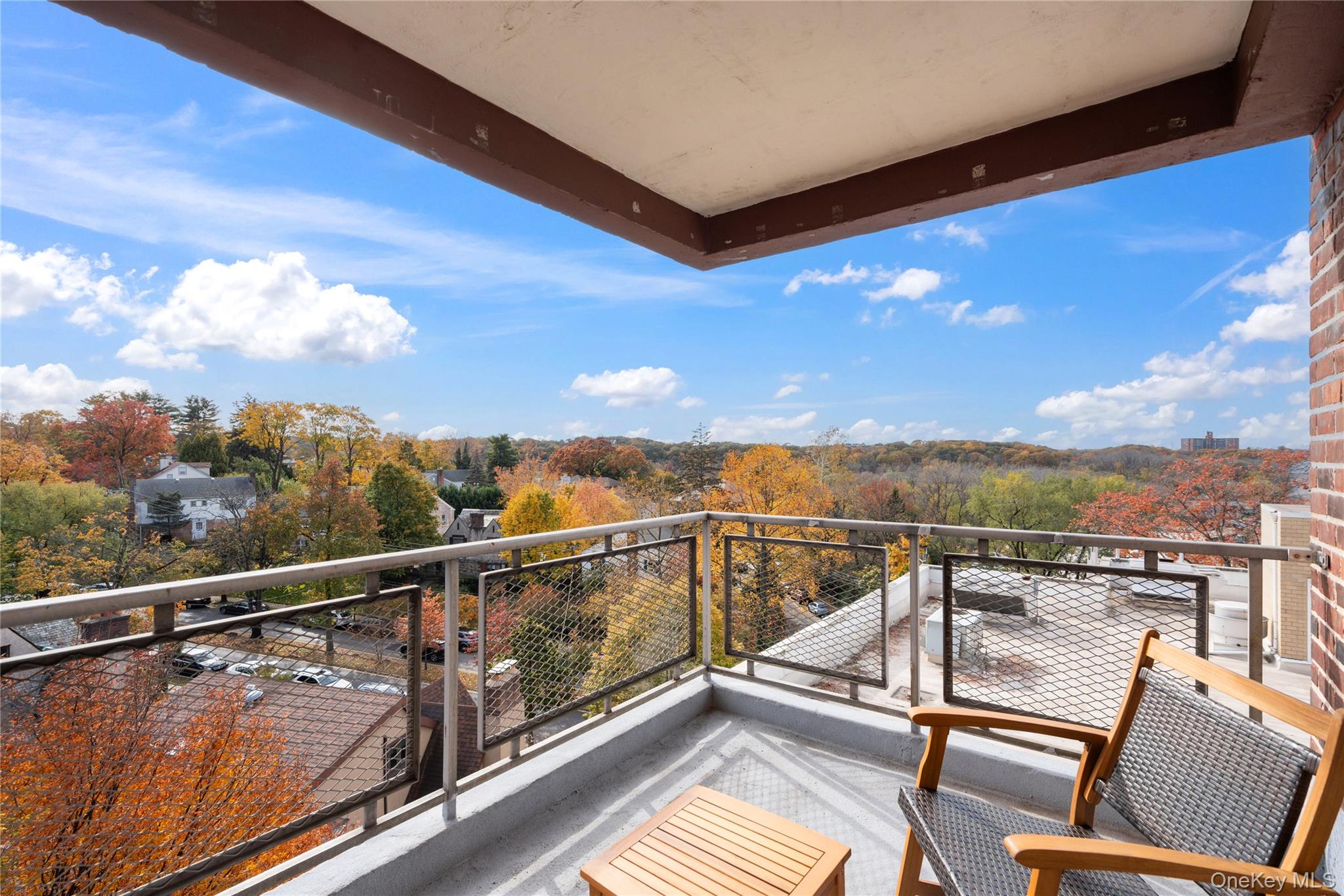 241-20 Northern Boulevard # # 5-B, Douglaston, NY 11362