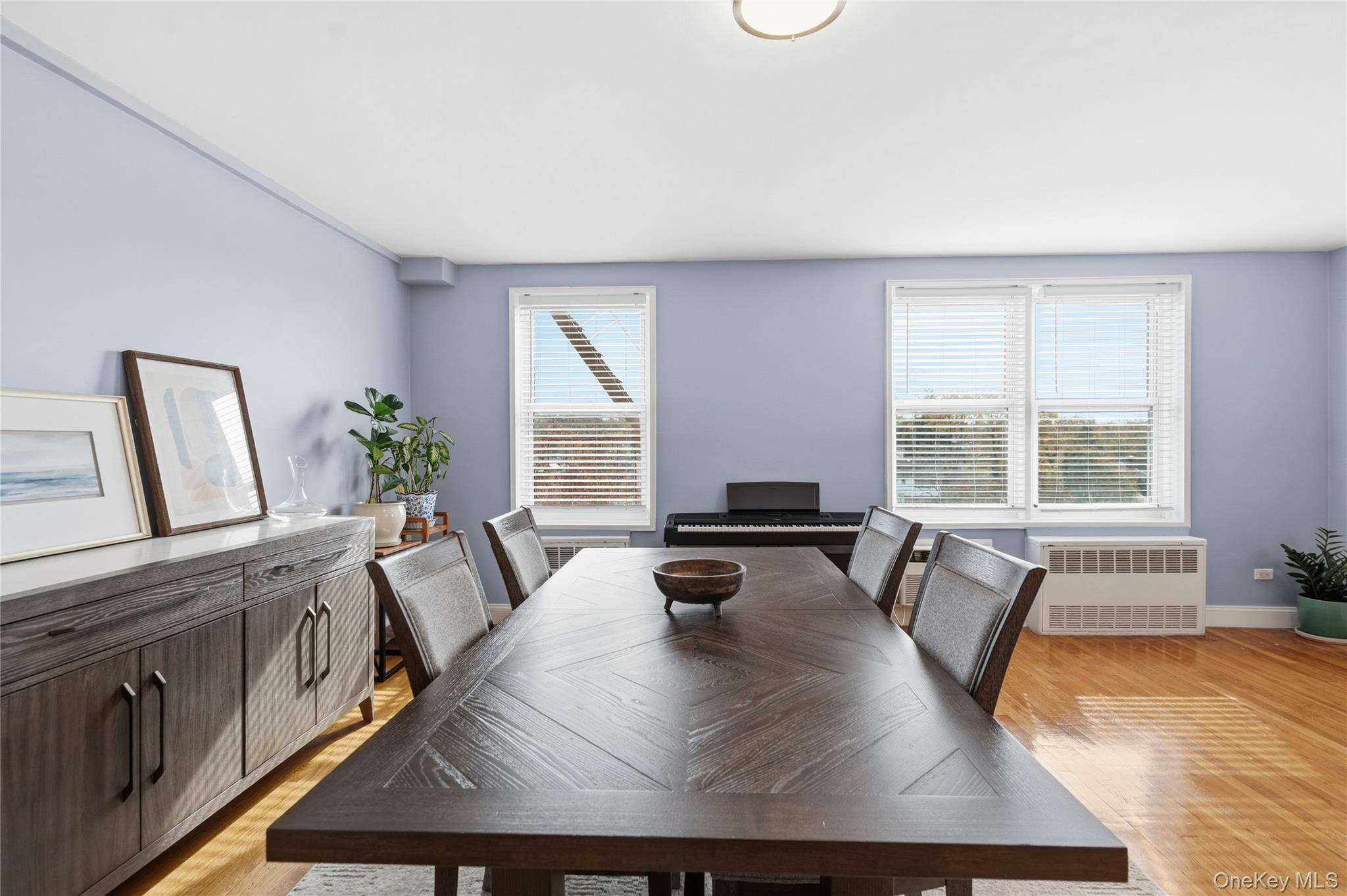 241-20 Northern Boulevard # # 5-B, Douglaston, NY 11362