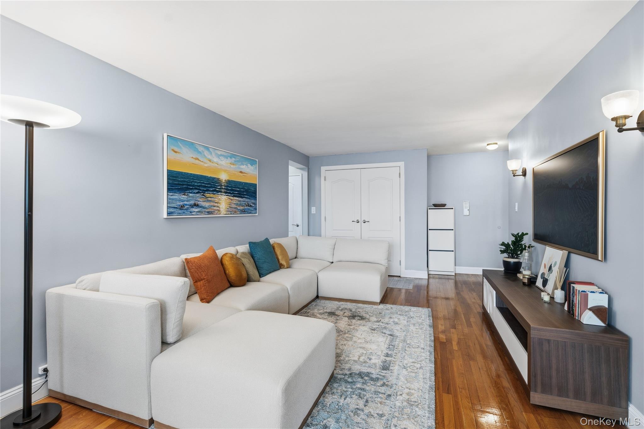 241-20 Northern Boulevard # # 5-B, Douglaston, NY 11362