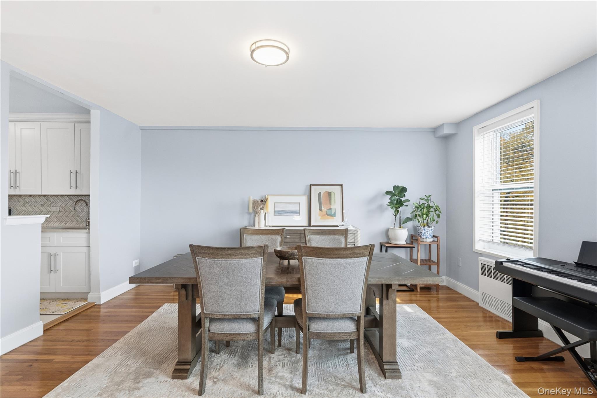 241-20 Northern Boulevard # # 5-B, Douglaston, NY 11362