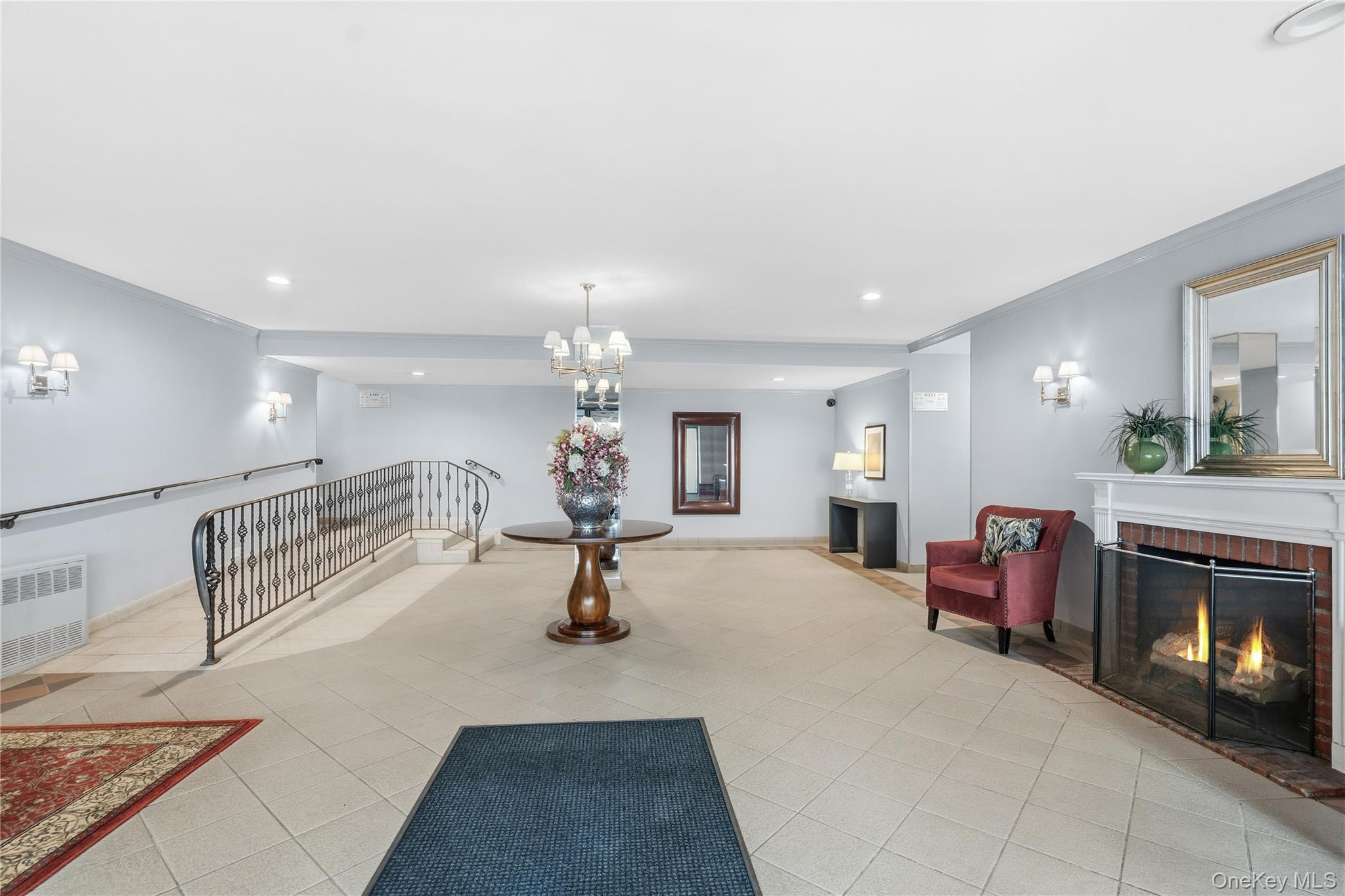 241-20 Northern Boulevard # # 5-B, Douglaston, NY 11362