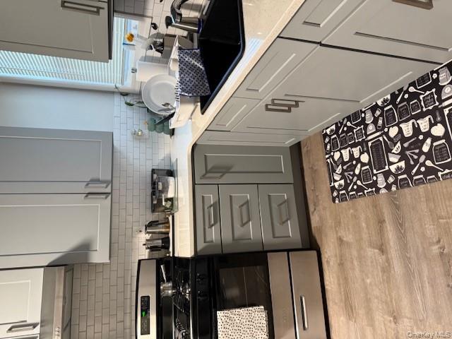 679 E 241st Street, Bronx, NY 10470