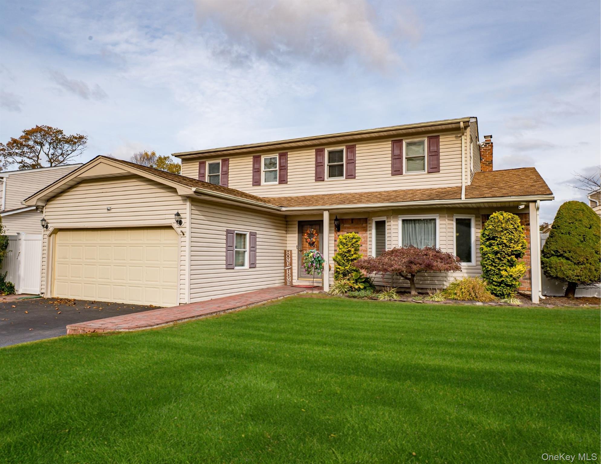 17 Lowery Avenue, Lake Grove, NY 11755