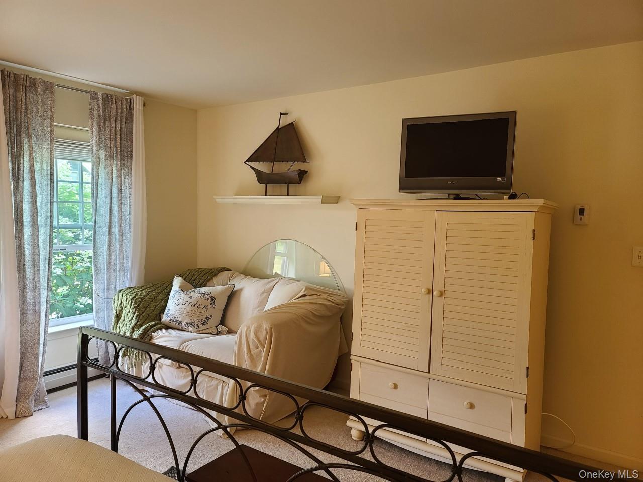 11 BEACHAM Road, Rhinebeck, NY 12572