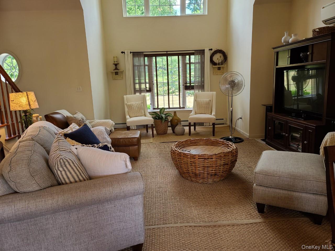 11 BEACHAM Road, Rhinebeck, NY 12572