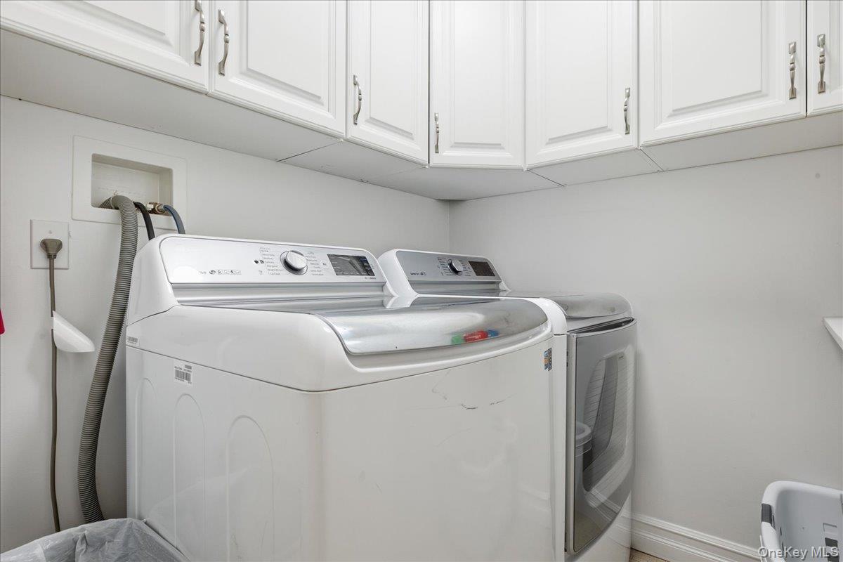 19 8th Street, Hicksville, NY 11801