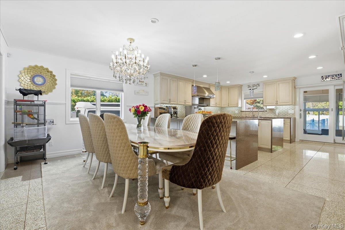 19 8th Street, Hicksville, NY 11801