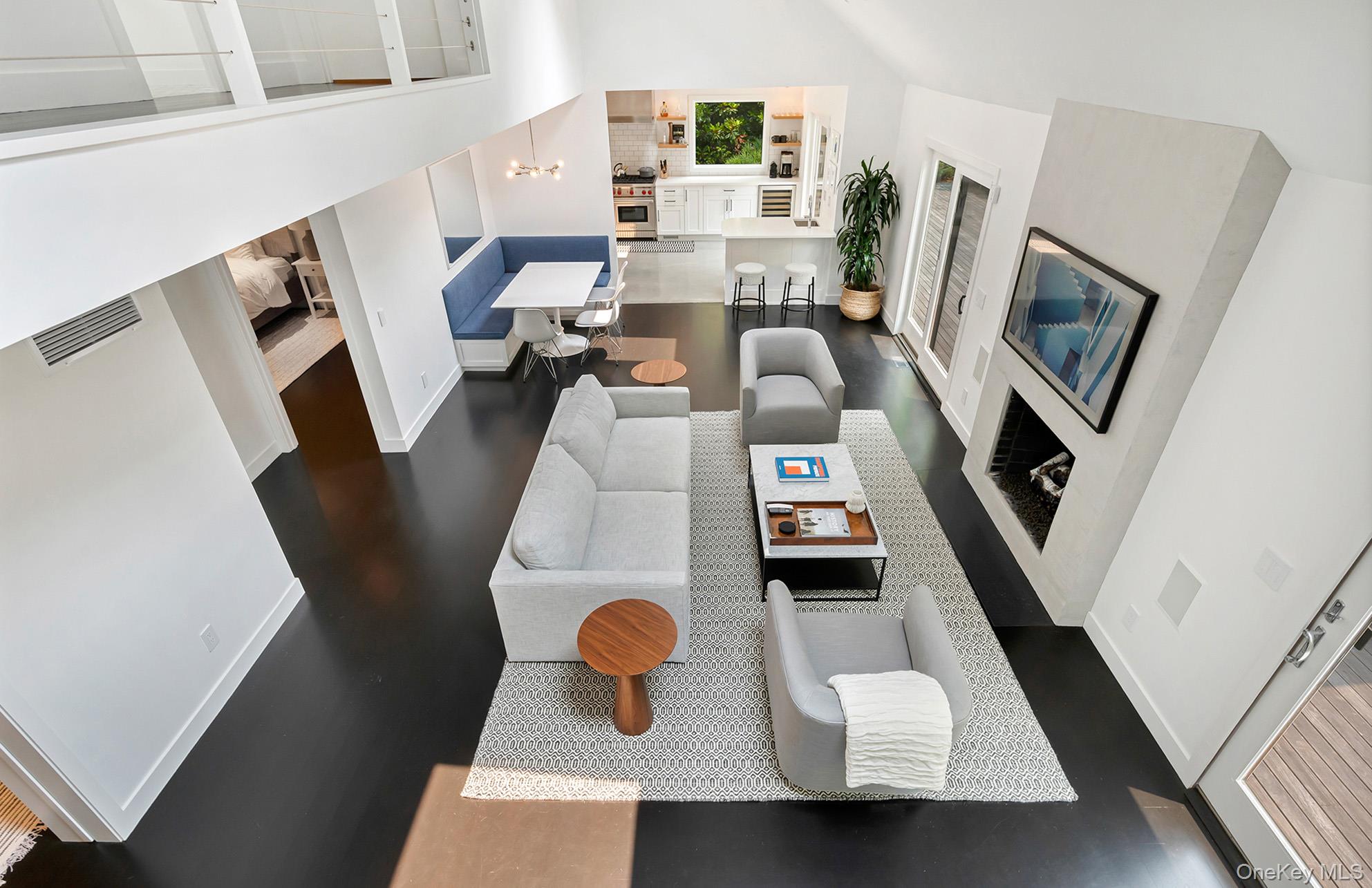 8 Foxglove Road, East Hampton, NY 11937