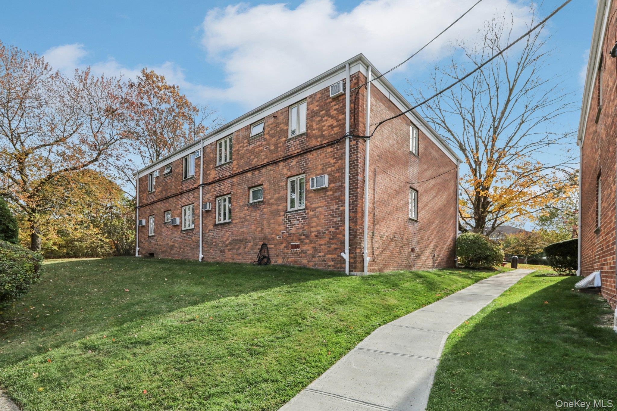 40 Lawrence Drive # A, White Plains, NY 10603