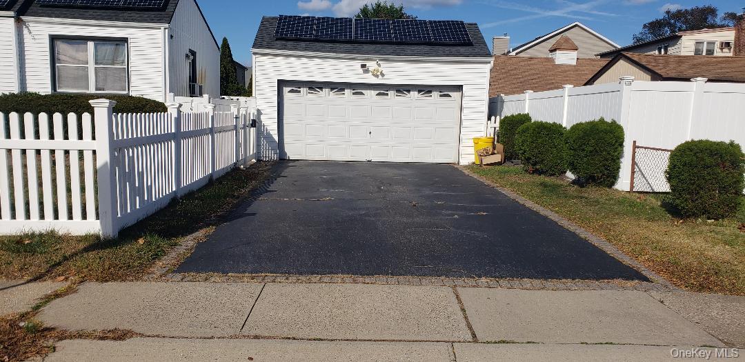 12 Enness Avenue, Bethpage, NY 11714