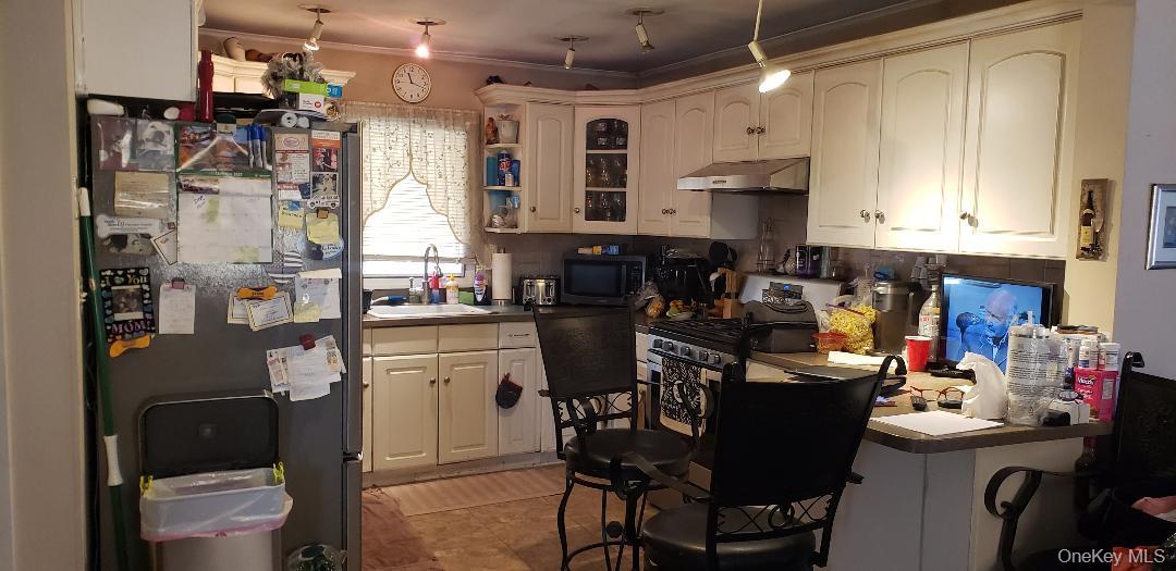 12 Enness Avenue, Bethpage, NY 11714